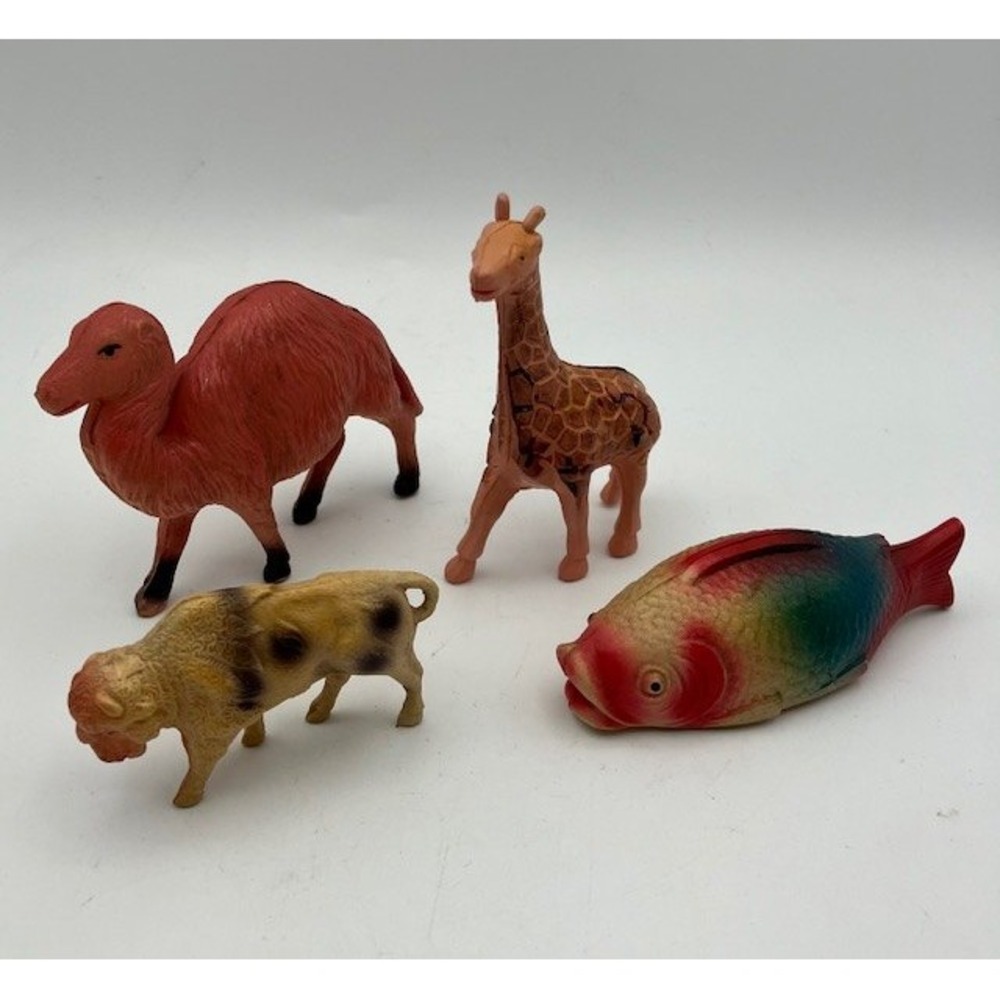 Vintage 1930s Assorted Celluloid Animals Camel Giraffe Buffalo &‎ Fish